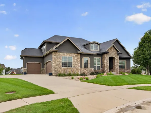 4700 153rd Ct, Urbandale, IA 50323