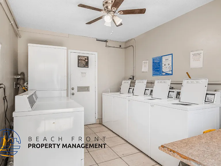 10429 La Reina Ave. — Photo 15