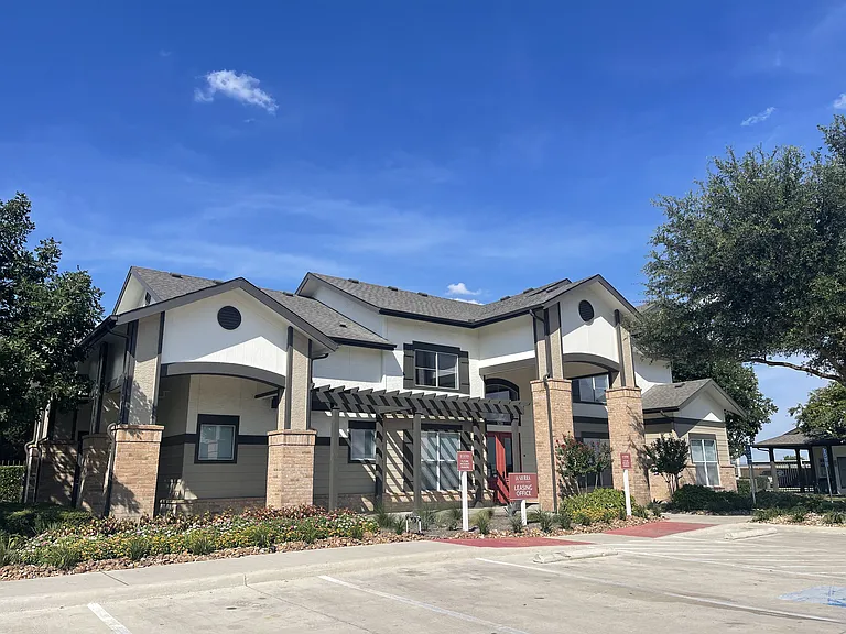 LA SIERRA APARTMENTS — Photo 21