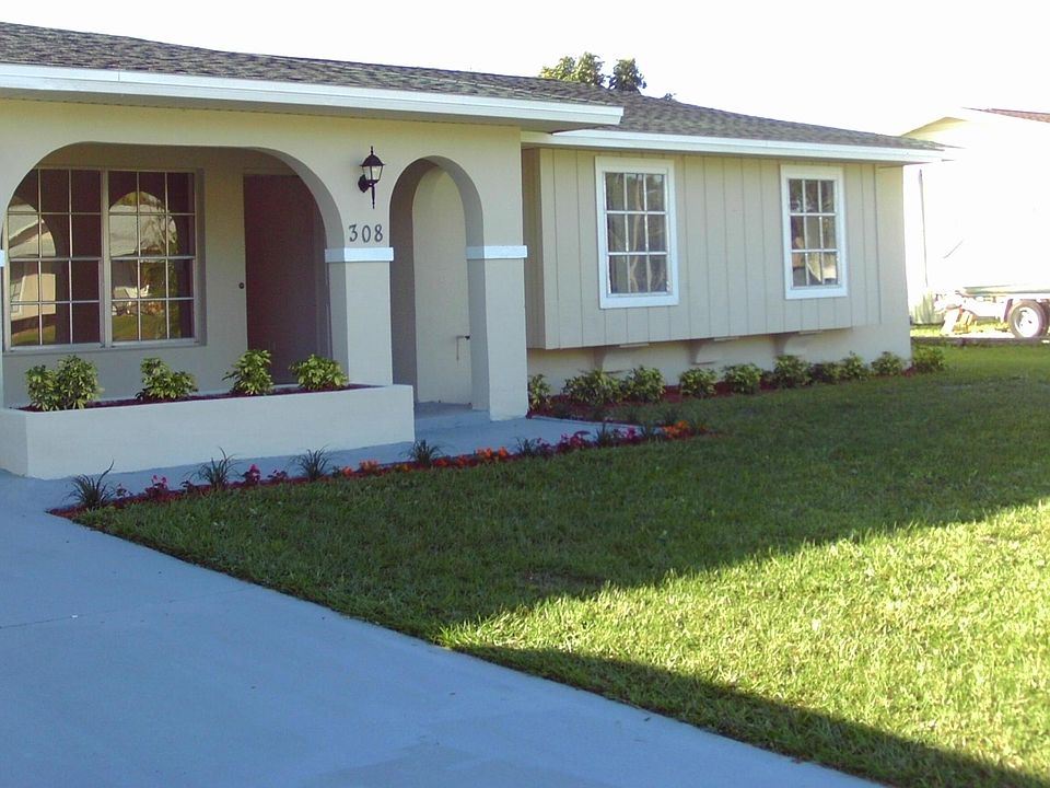 1st image of 308 NE Camelot Drive