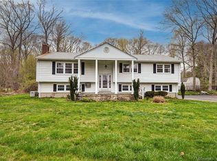 26 Princess Dr, Madison, CT 06443