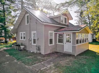 219 S 6th St, Eagle River, WI 54521