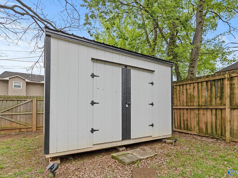 603 Prospect Dr SE — Photo 33