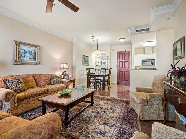 1 Towers Park Ln #810, San Antonio, TX 78209