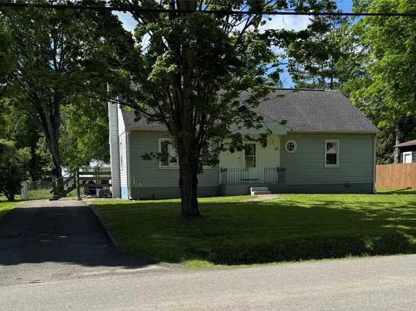 49 Lewis St, Endicott, NY 13760