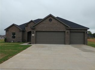 325 Hayes St, Pea Ridge, AR 72751