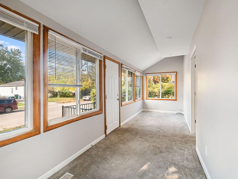22134 Pleasant Ave, photo 10