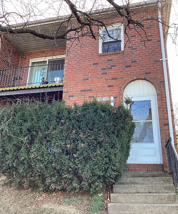 1st image of 3874 Linden Ave APT A