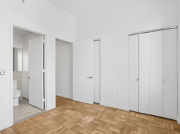 20 Exchange Place image 5 of 24