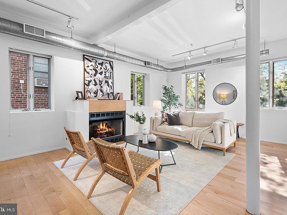 5th image of 2307 15th St NW APT 1