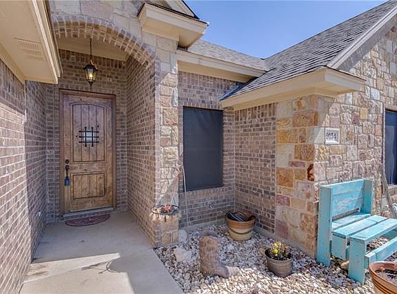 3rd image of 9154 Parkview Cir