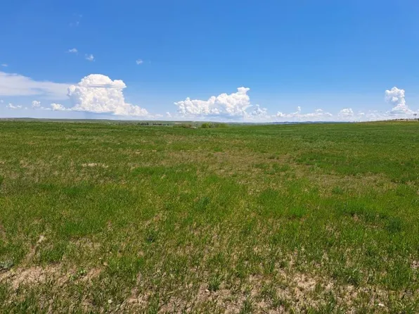 104 McHenry Rd, Chadron, NE 69337