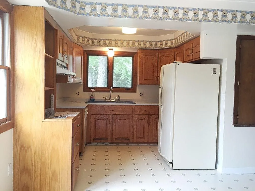 3 bed, 1350 sqft, $2,000 — Photo 4