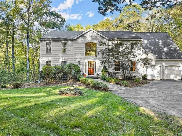 55 Treadwell Lane, Weston, CT 06883