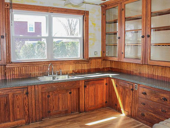2nd image of 46 Wildwood Ave
