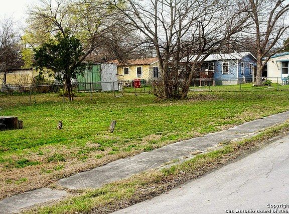 4th image of 431 Muegge