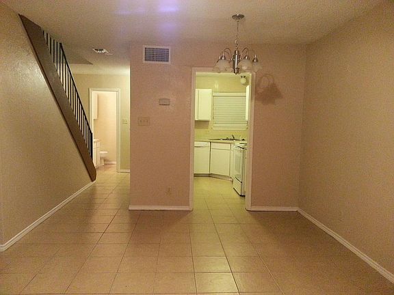 3rd image of 116 Peachtree Ct APT B
