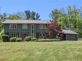 19 Huntington Mdw, Rochester, NY 14625