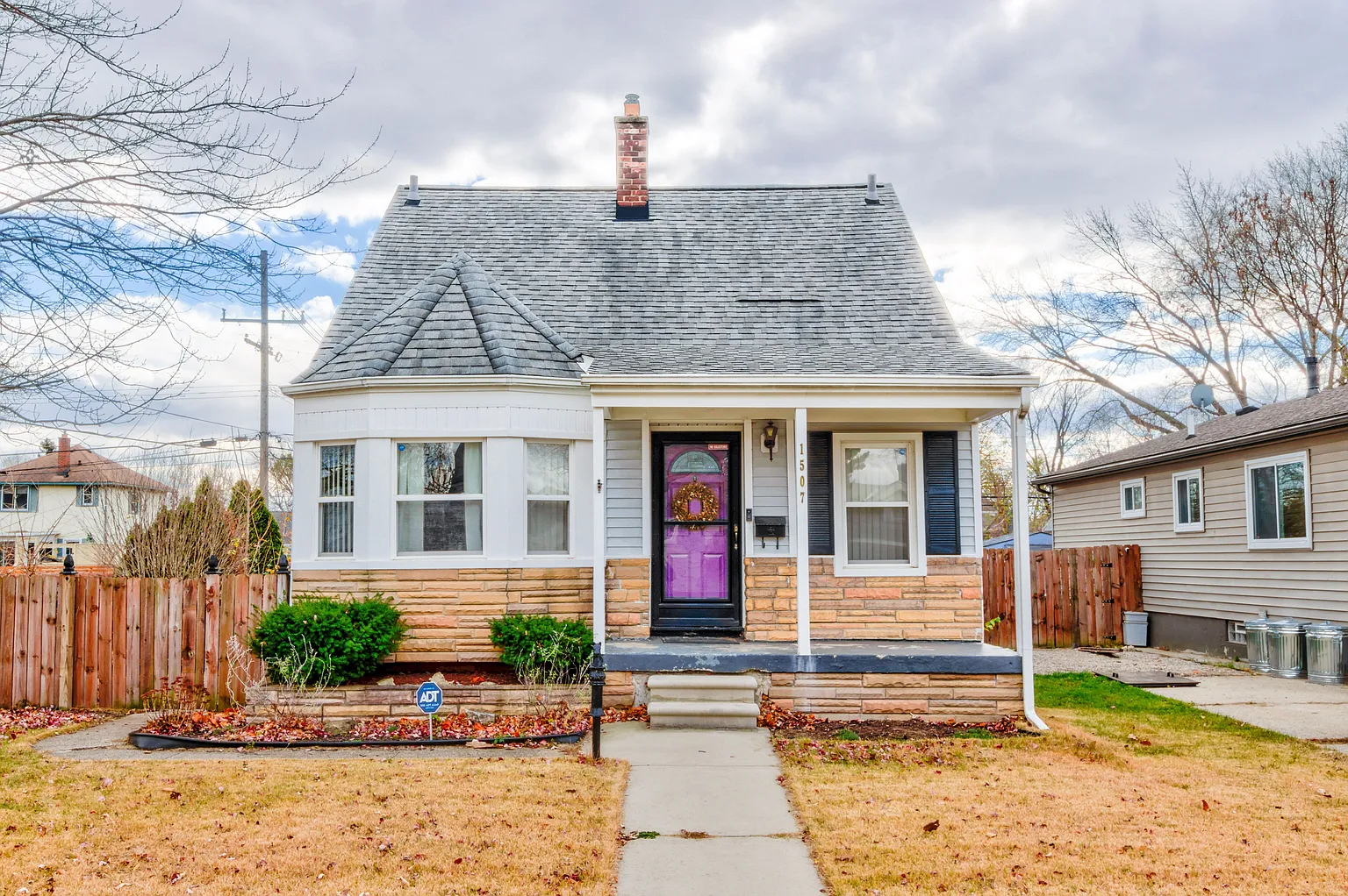 1507 Pearson St photo 1
