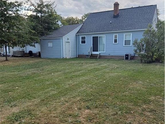 3rd image of 1719 E 300th St