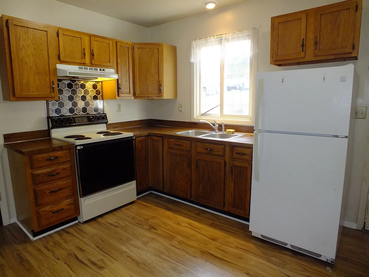 2 bed, 1.5 bath, $1,500 — Photo 3