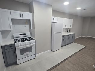 210 Oakwood Pl FLOOR 2, Orange, NJ 07050