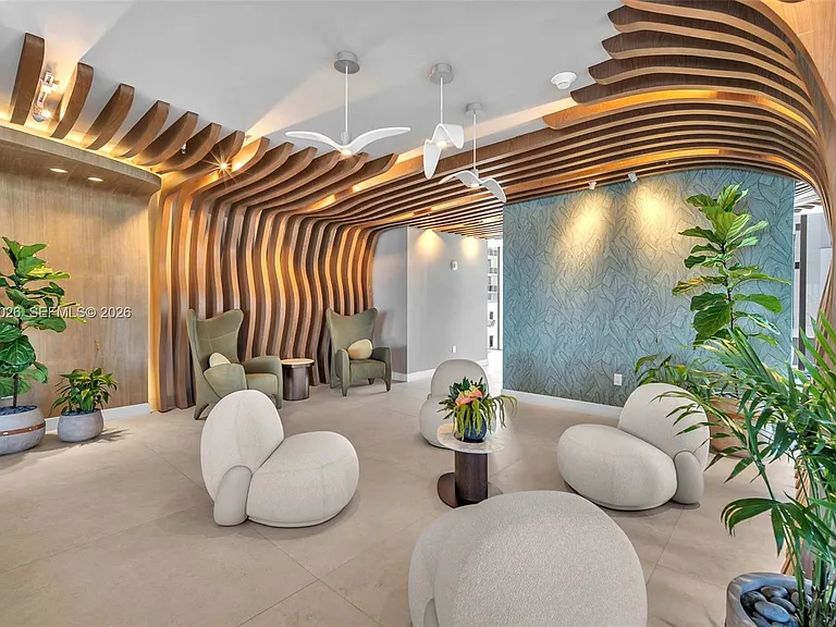 700 NE 24th St #Penthouse 5904 — Photo 37