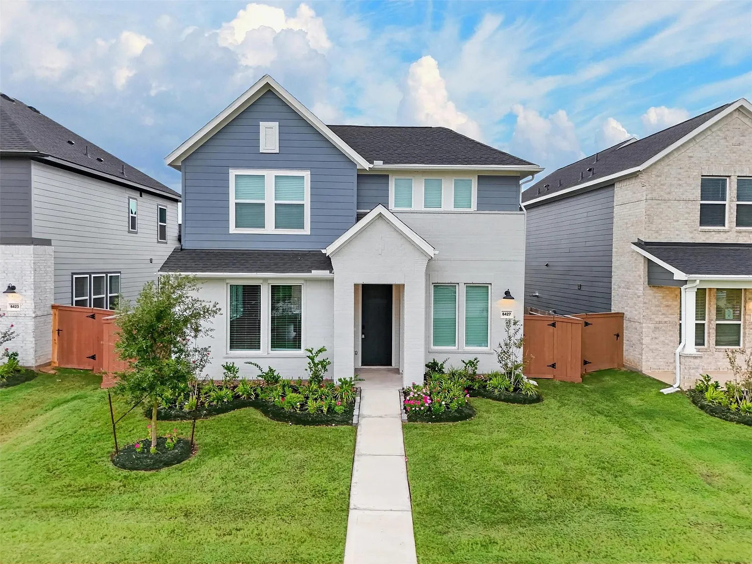 3 bed, 2.5 bath, 2055 sqft, $2,550 — Photo 1