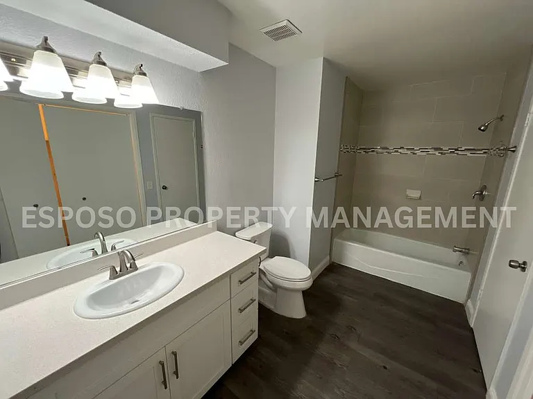5130 N West Ave #102 — Photo 9