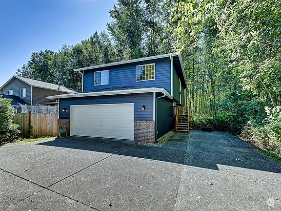 2nd image of 12726 58th Avenue NE