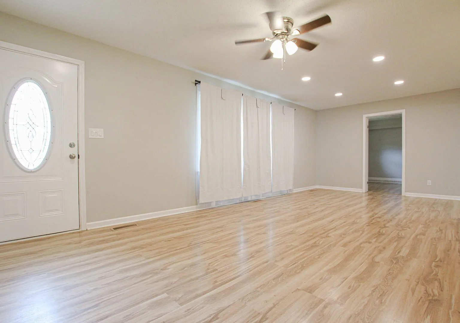 Pet Friendly Three Bedroom! — Photo 2