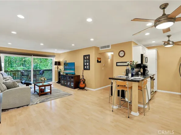 552 N Bellflower Blvd Unit 303, Long Beach, CA 90814