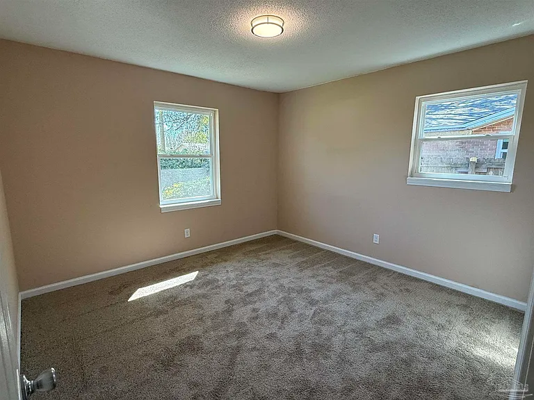 7845 Le Jeune Dr — Photo 27