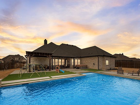 4th image of 4041 Richard Rd