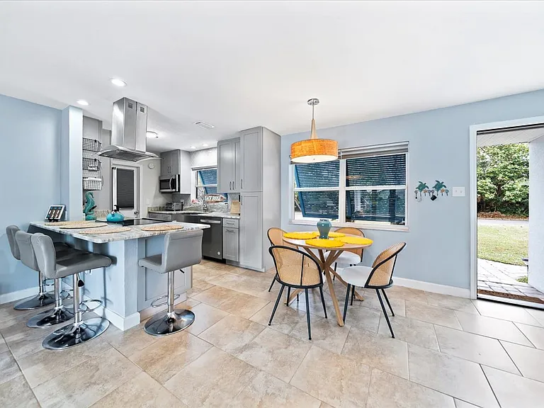120 Flamingo Dr #1 — Photo 8