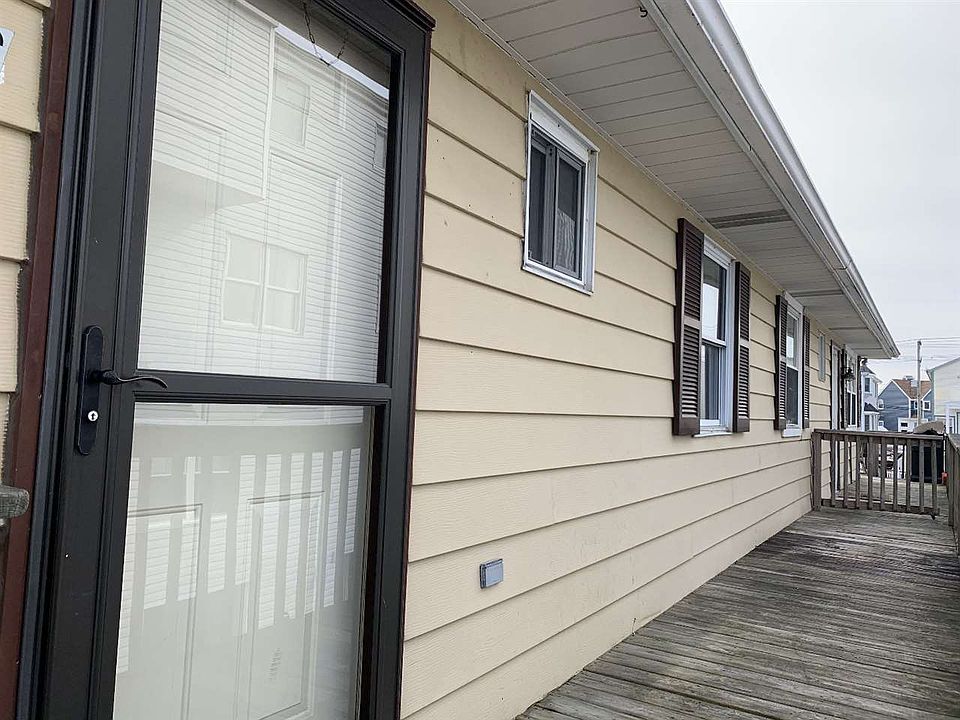 1st image of 370 43rd Pl Unit C