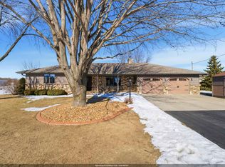 W6534 Manitowoc Rd, Menasha, WI 54952