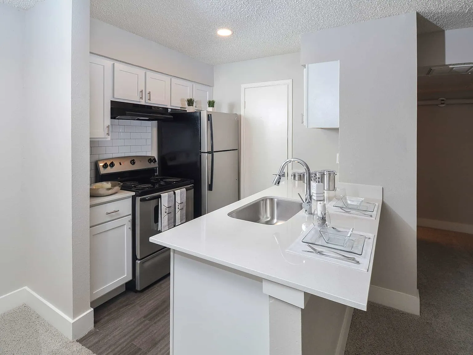 Stoney Ridge Apartments — Photo 2
