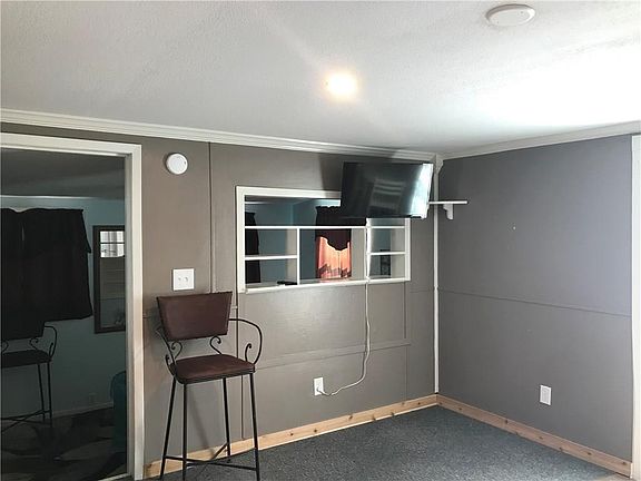 3rd image of 511 E Cornwall St