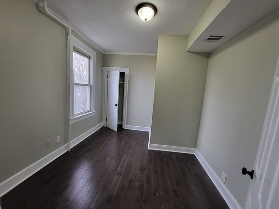 2nd image of 428-430 S 14th St #2