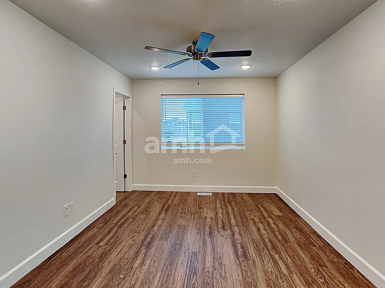 2403 E Surry Way — Photo 10