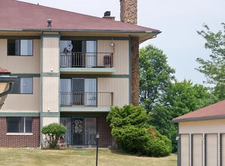 3811 Glen Eagles Blvd APT 127, Uniontown, OH 44685