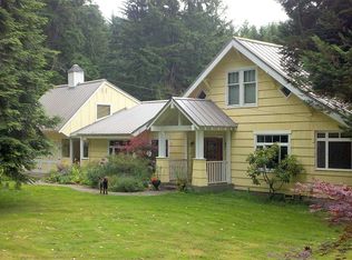 6852 NE New Brooklyn Rd, Bainbridge Island, WA 98110