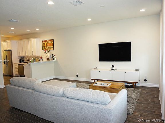 4th image of 4024 Black Olive Ln