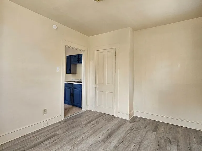 121 Laurel St — Photo 7