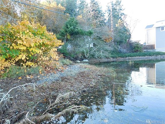 2nd image of 81 E Forest Dr