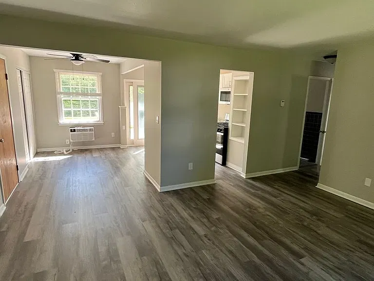 2-Bedroom Remodeled Unit across from Lake Erie — Photo 26