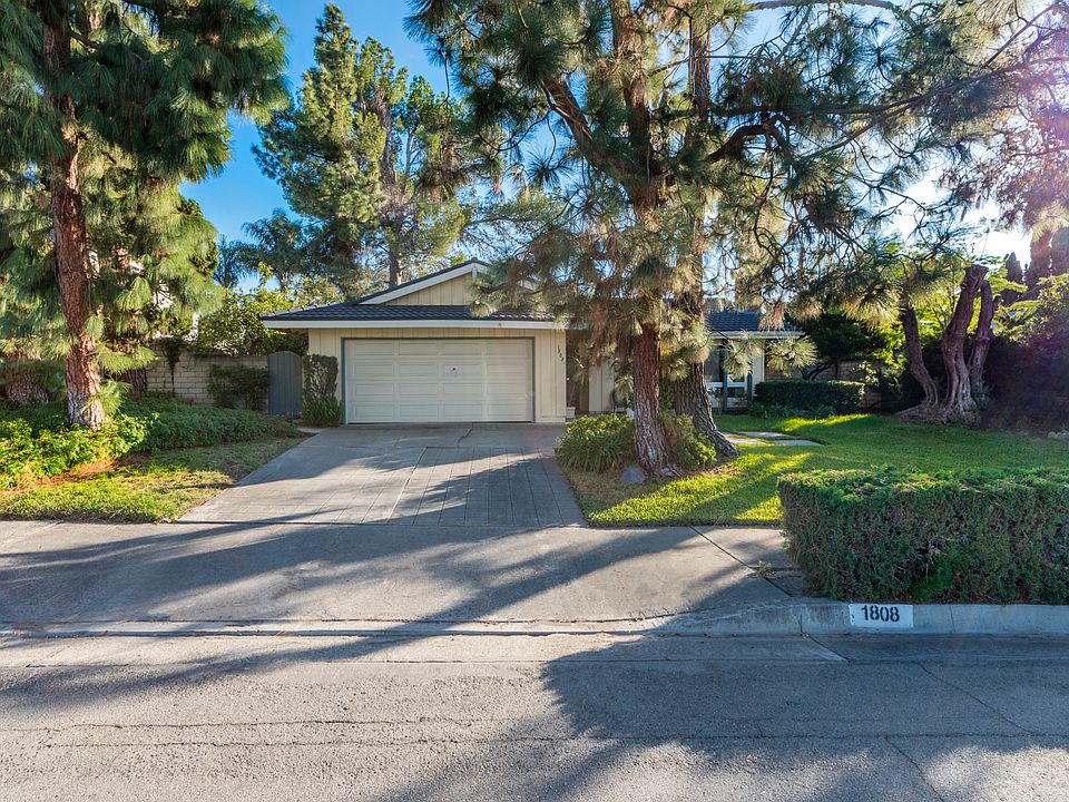 2nd image of 1808 Rolling Hills Dr