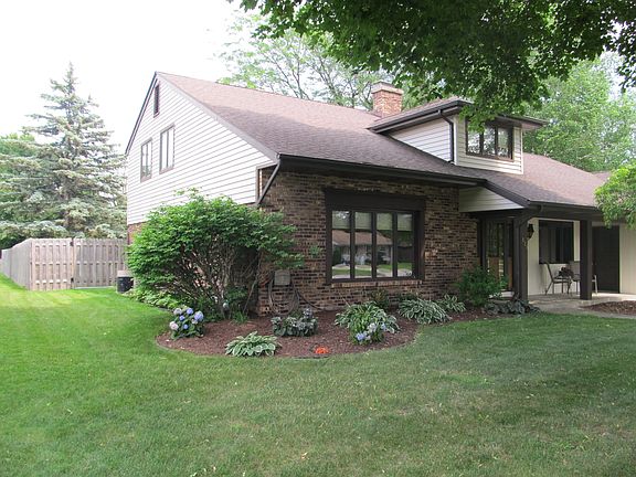2nd image of 419 Harrow Ln
