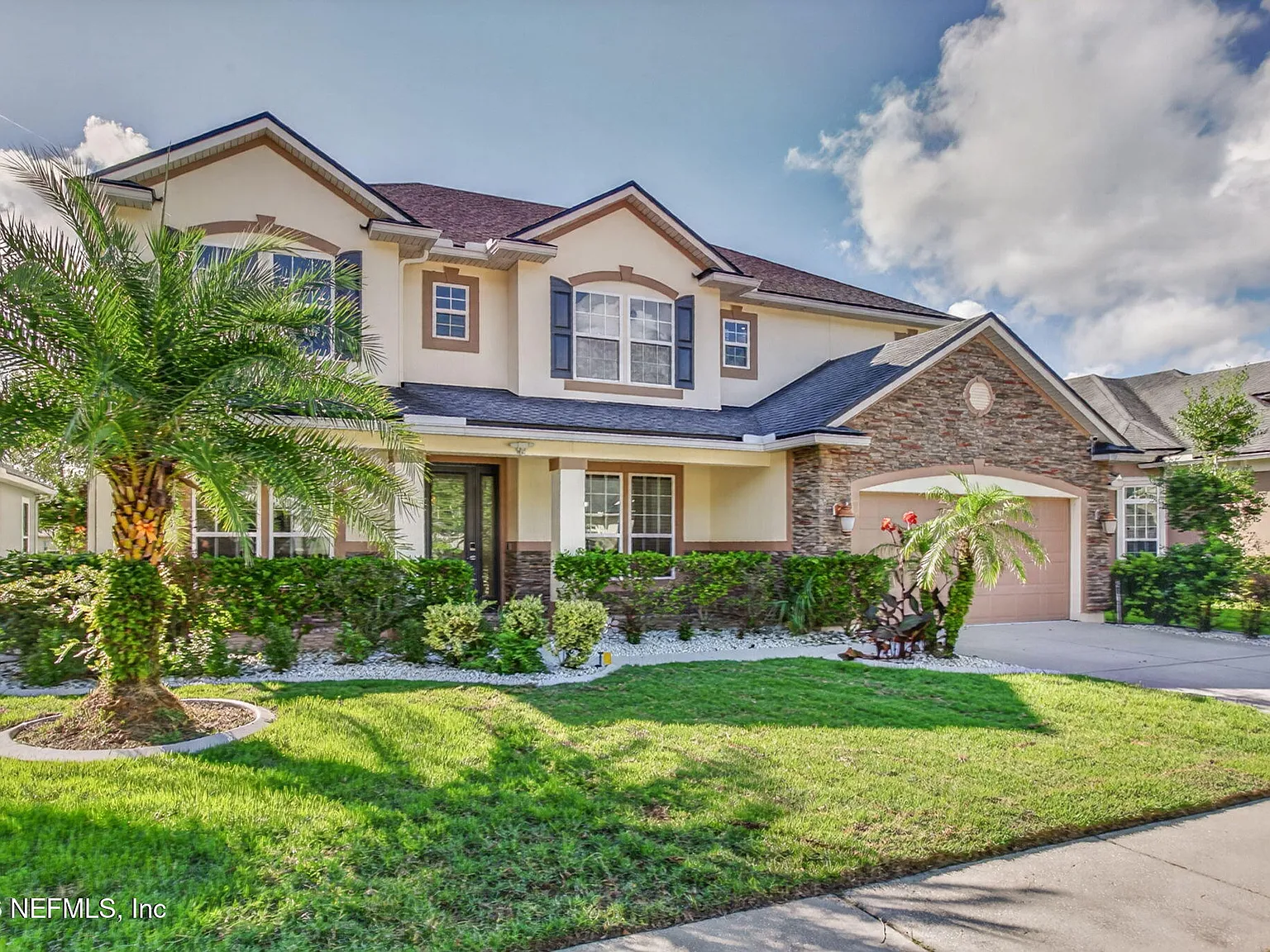 4 bed, 3.5 bath, 3440 sqft, $3,595 — Photo 2